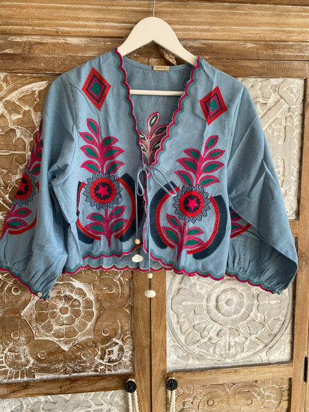 Chaquetilla bordada