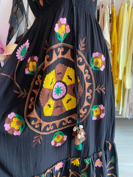 Vestido Negro Suzani